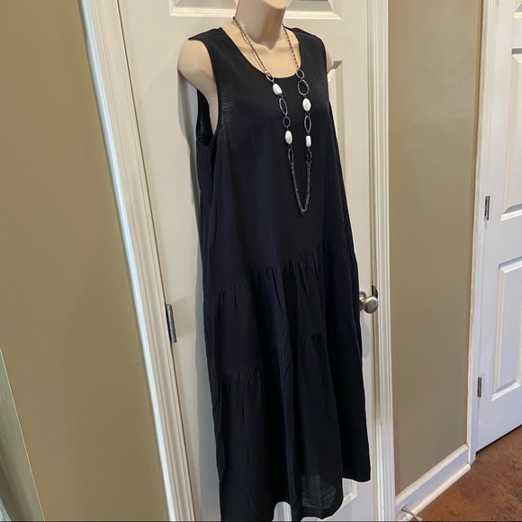 UMGEE Sleeveless Tier Maxi Dress with Keyhole Back - Picture 5 of 13